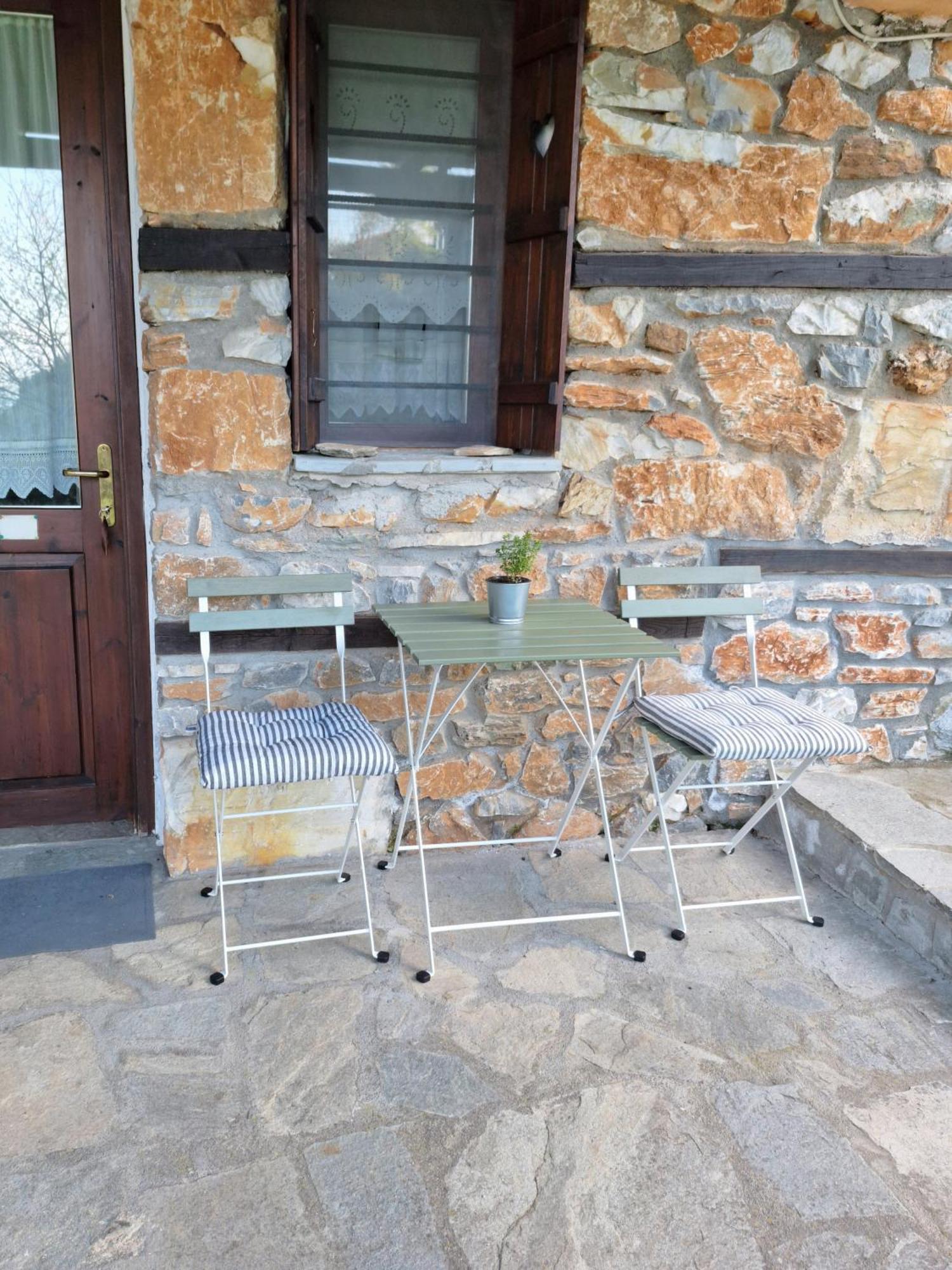 Kastania Gi Apartment Palaios Panteleimonas Bagian luar foto